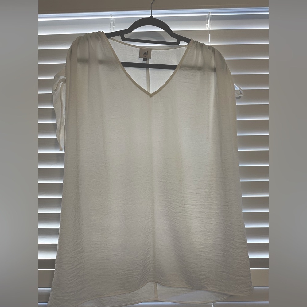 CABI short sleeve gathered shoulder blouse